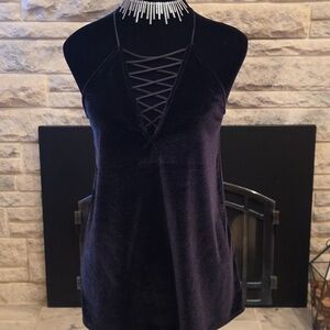 🤑EXPRESS Black Velour Crisscross V Neck Camisole. Size Extra Small 🤑
